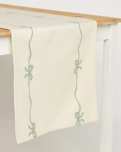Carolyn Donnelly Eclectic Bow Runner