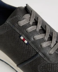 Casual Laced Shoe