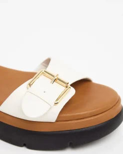 Flatform Buckle Sandal