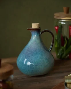 Helen James Considered Evissa Oil Pourer