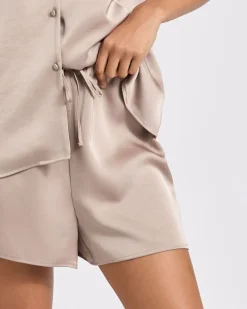 Pearl Satin Revere Short Pyjama Set