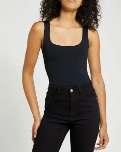 Scoop Neck Polyamide Fitted Stretch Vest