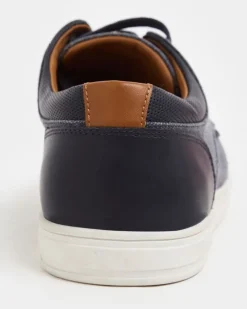 Washed Laced Canvas Shoe